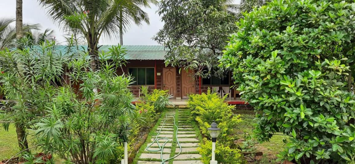 آليباغ Prajakta Rest House المظهر الخارجي الصورة